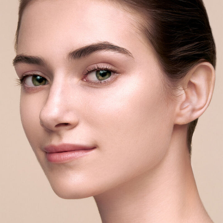 Clé de Peau Beauté Radiant Cushion Foundation Dewy